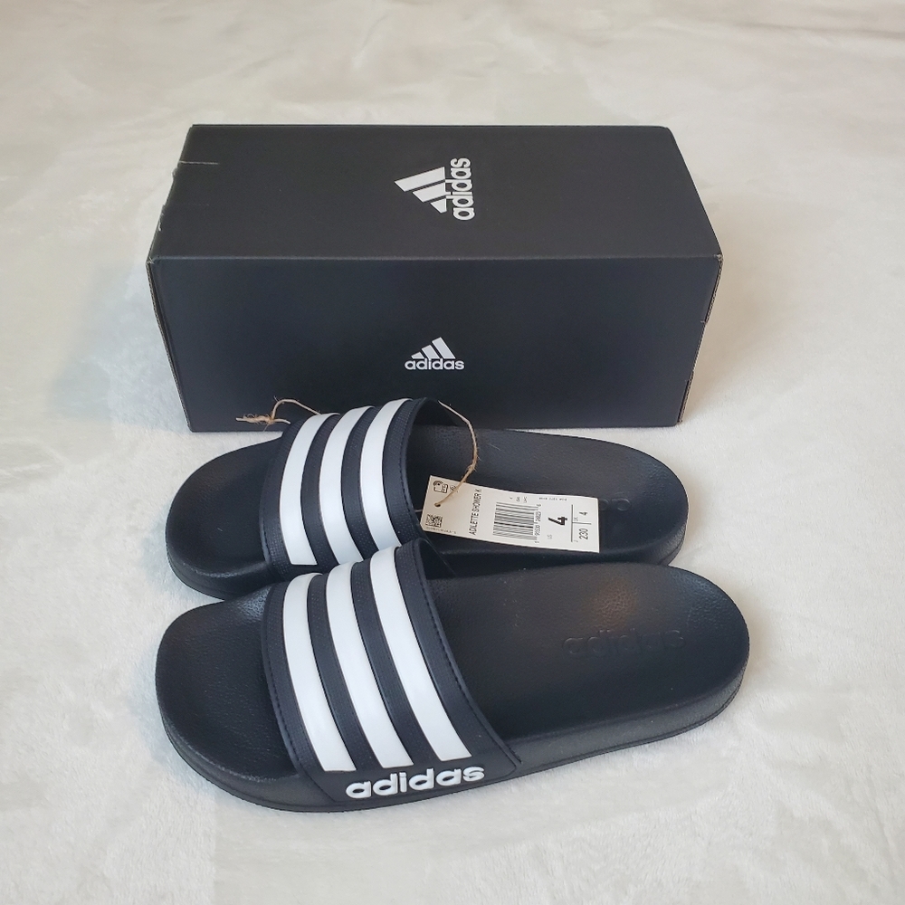 NEW Adidas Adilette Slipper
